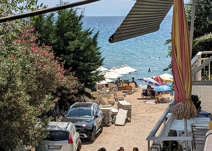 Rustic By The Sea *